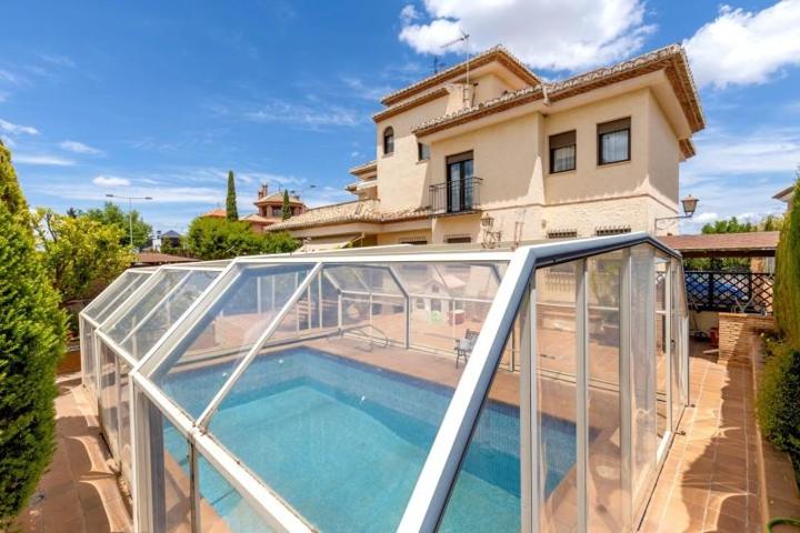 Chalet en venta en Ogíjares, Urb. El Carmelo photo 0