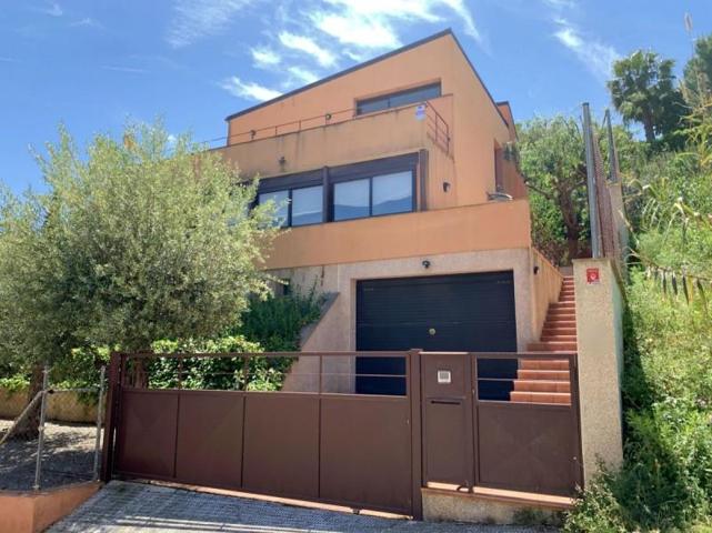 Casa en venta en Teià, Centro photo 0