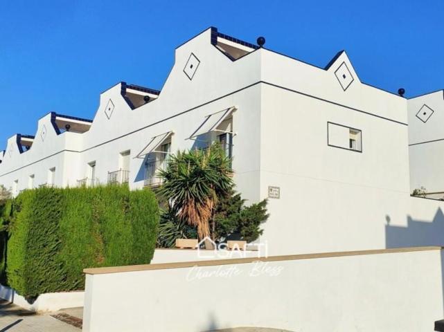 Adosada en venta en Sitges photo 0