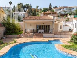 Chalet en venta en Málaga, El Atabal photo 0