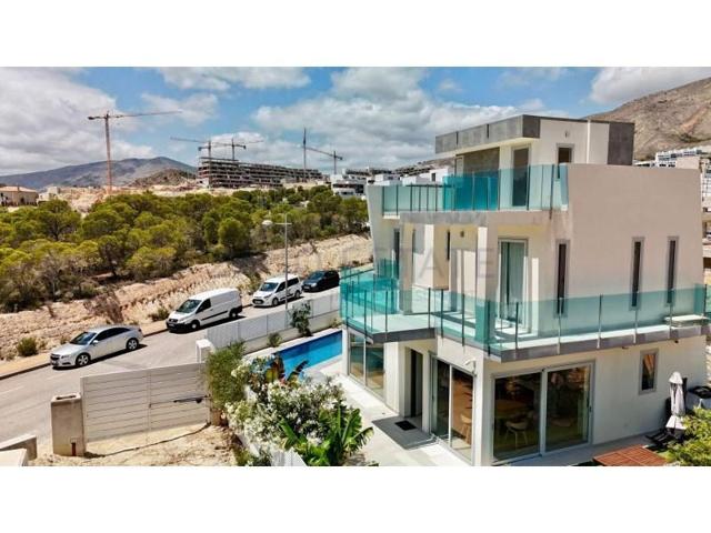 Chalet en venta en Finestrat photo 0