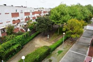 Adosada en venta en Castelldefels, Can Bou photo 0