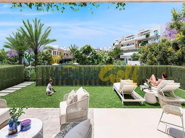 Apartamento en venta en Estepona photo 0