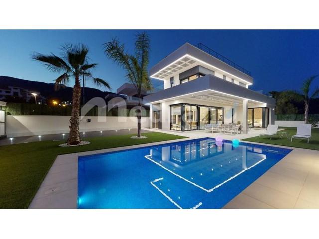 Chalet en venta en Finestrat photo 0