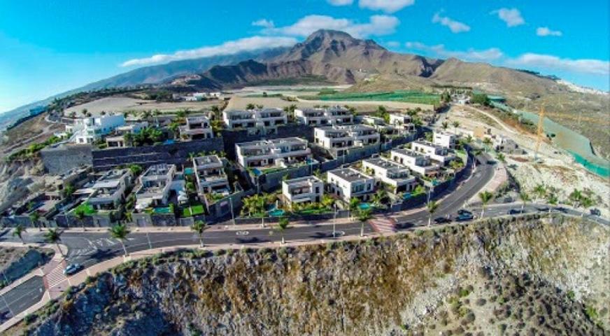 Aticos en venta en Arona, Las Américas photo 0