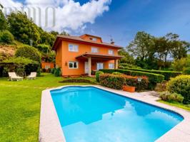 Chalet en venta en Moaña photo 0