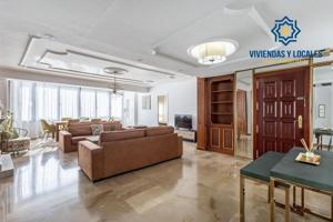 Piso en venta en Granada, Centro photo 0