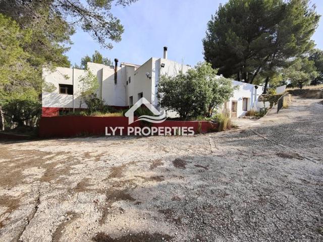 Casa con terreno en venta en Gata de Gorgos photo 0