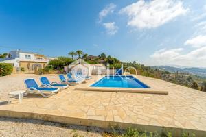 Casa en venta en Benissa photo 0