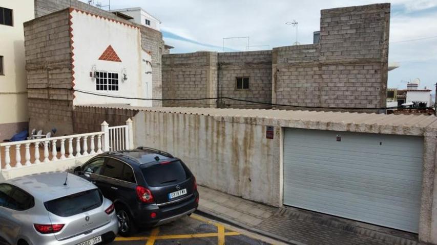 Edificio en venta en Arona, Calle Nueva Explanada, 38650 photo 0