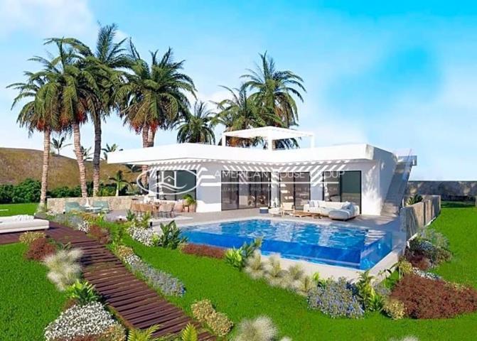 Chalet en venta en Estepona photo 0