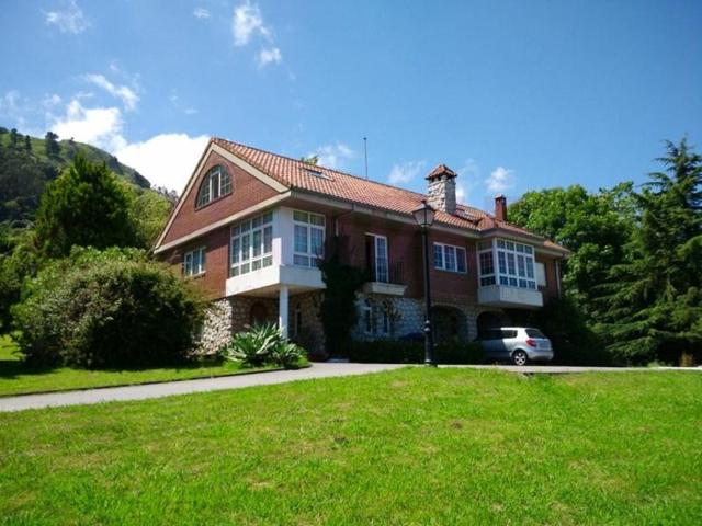 Chalet en venta en Medio Cudeyo photo 0