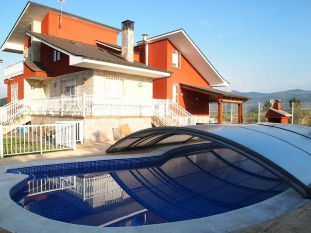 Casa con terreno en venta en Carracedelo, Carracedelo photo 0