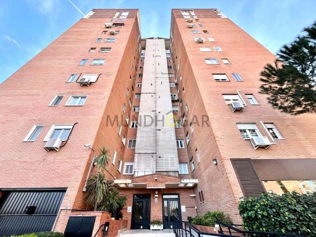 Piso en venta en Madrid, Calle de Torquemada, 28043 photo 0