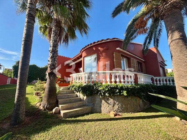 Chalet en venta en Sant Lluís photo 0