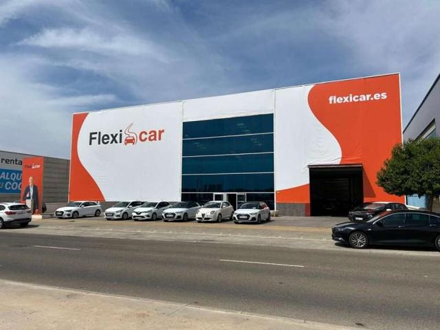 Local comercial en venta en Valdepeñas, Polígono Entrecaminos photo 0