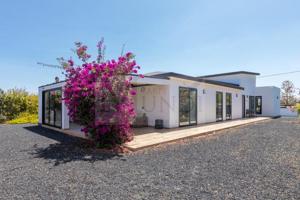 Chalet en venta en Puerto del Rosario, Pueblos de Puerto del Rosario photo 0