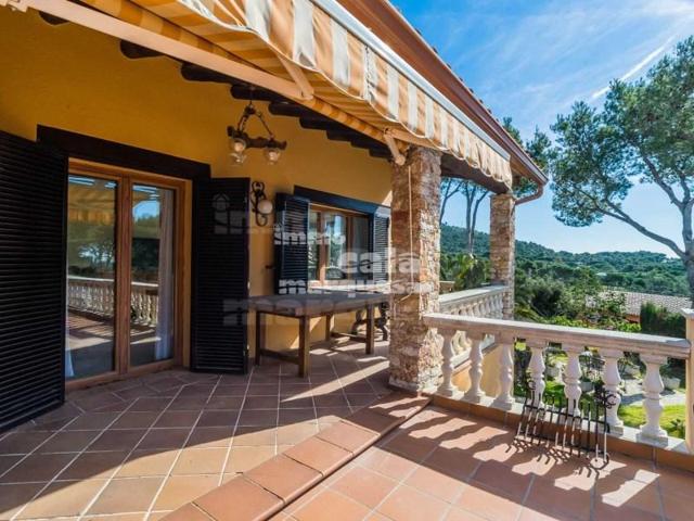 Casa con terreno en venta en Begur photo 0