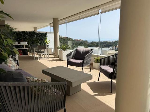 Piso en venta en Benahavís, Costa del Sol Occidental-Área de Marbella photo 0