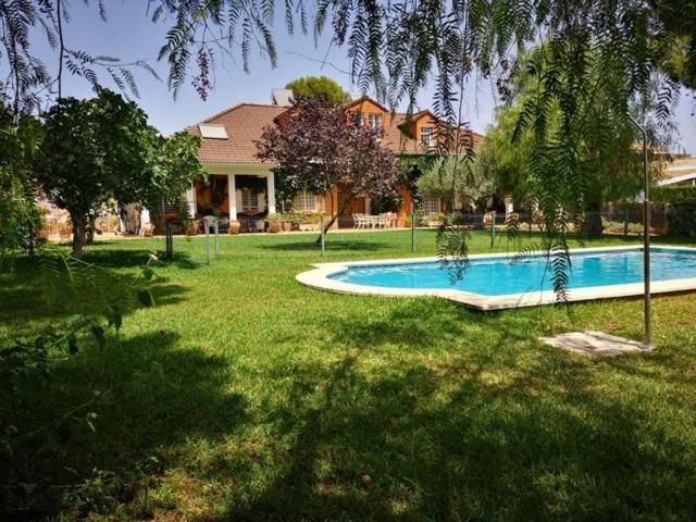 Chalet en venta en Dos Hermanas, La Motilla - Fuente del Rey photo 0