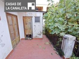 Casa en venta en Mislata, Distrito la constitucion-canaleta photo 0