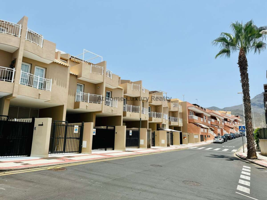 Adosada en venta en Adeje, Adeje photo 0