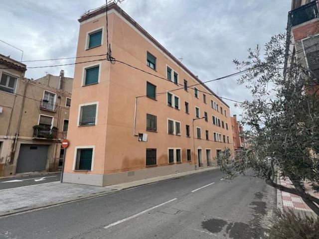 Edificio en venta en Riudoms, Centro photo 0