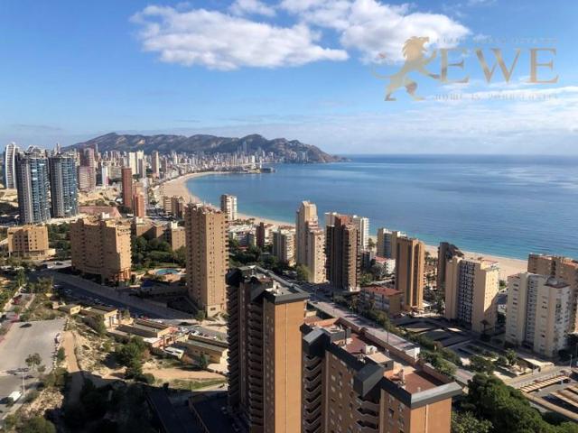 Apartamento en venta en Benidorm photo 0