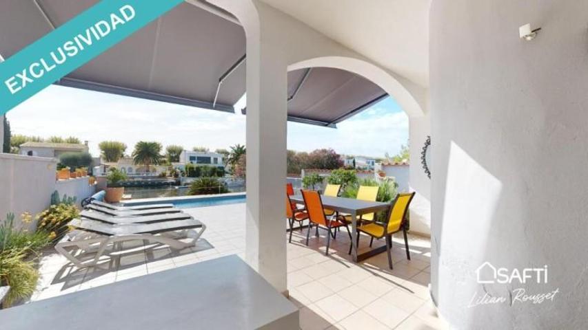 Casa en venta en Empuriabrava photo 0