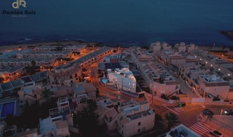 Chalet en venta en Torrevieja, Torre del moro photo 0