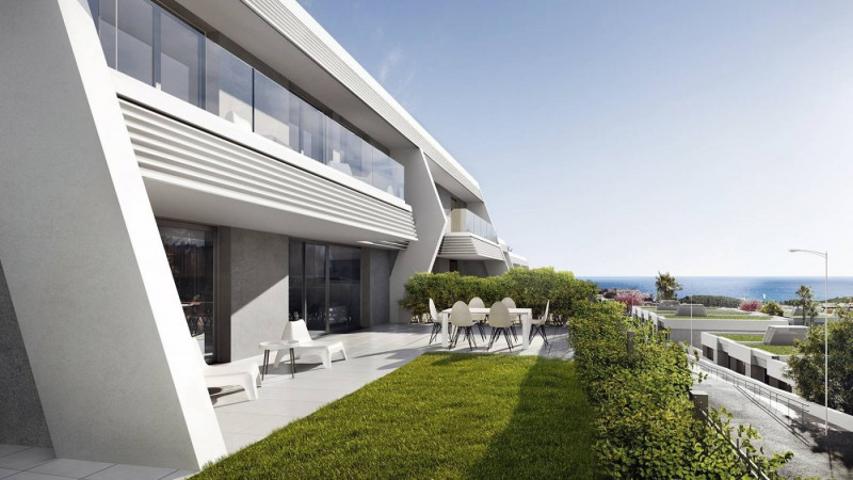 Chalet en venta en Mijas, Calaburra - chaparral photo 0