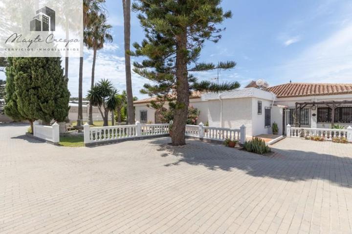 Chalet en venta en Motril, Puntalon photo 0