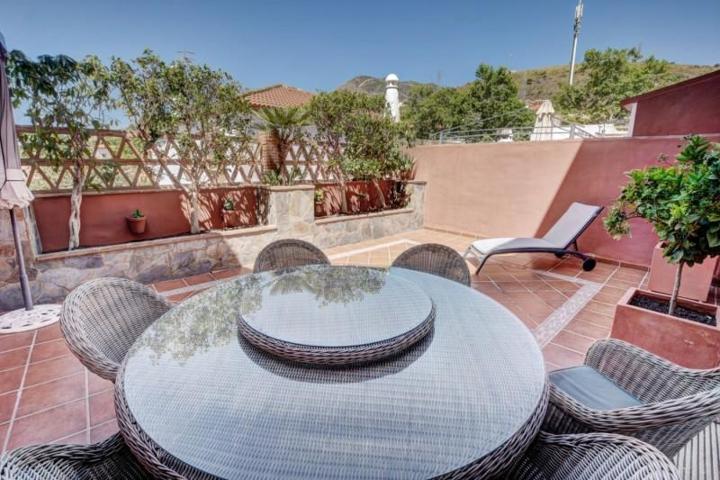 Chalet en venta en Benalmádena, Arroyo de la miel photo 0