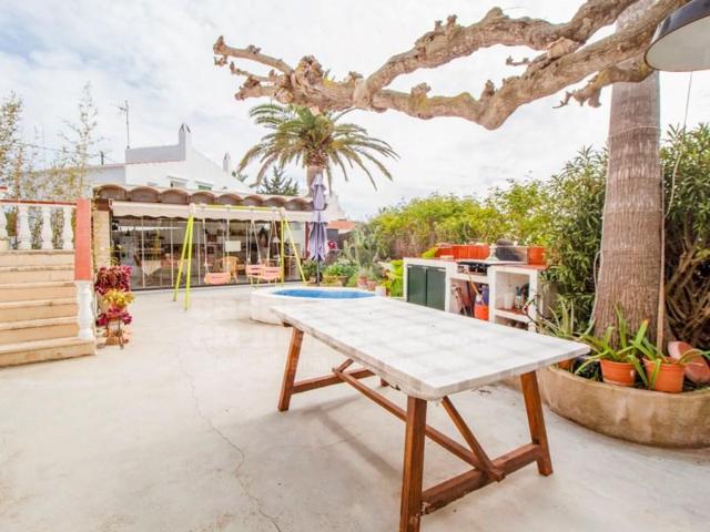 Chalet en venta en Es Castell photo 0