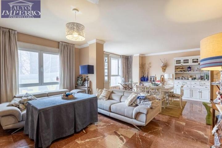 Piso en venta en Granada, Centro photo 0