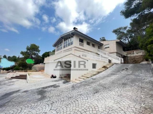 Chalet en venta en Alzira photo 0