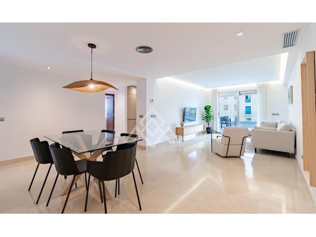 Apartamento en venta en Marbella photo 0