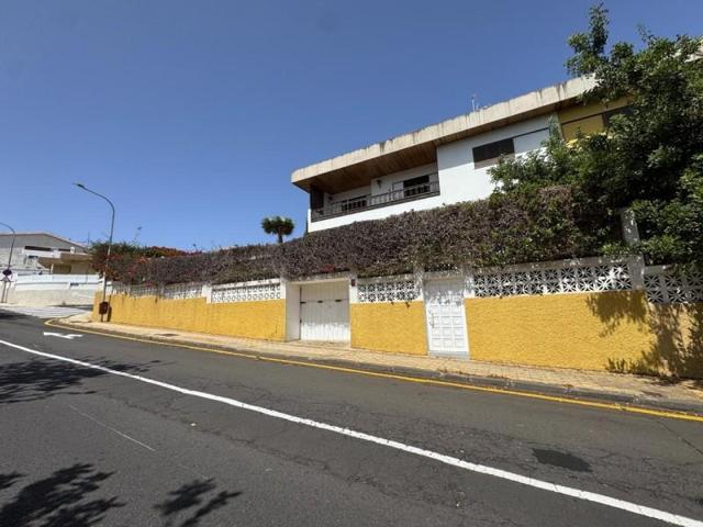 Chalet en venta en Santa Cruz de Tenerife, Calle Pedro José de Mendizabal, 38009 photo 0