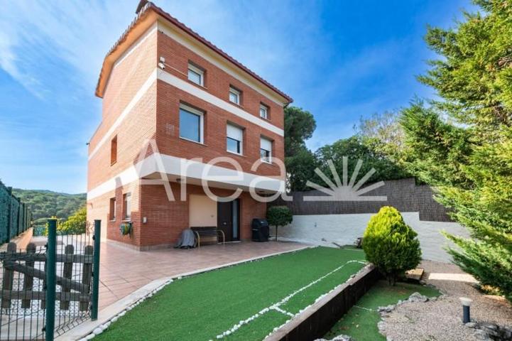 Chalet en venta en Sant Andreu de Llavaneres, Centro photo 0