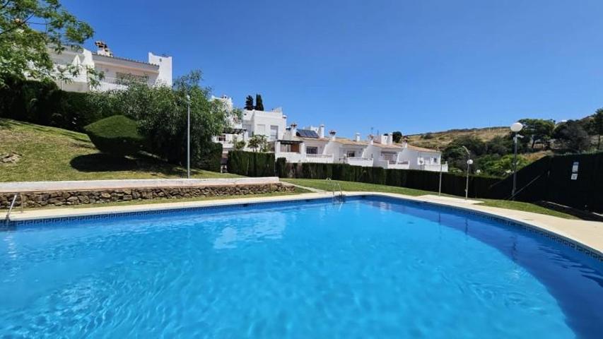 Adosada en venta en Estepona, Seghers photo 0