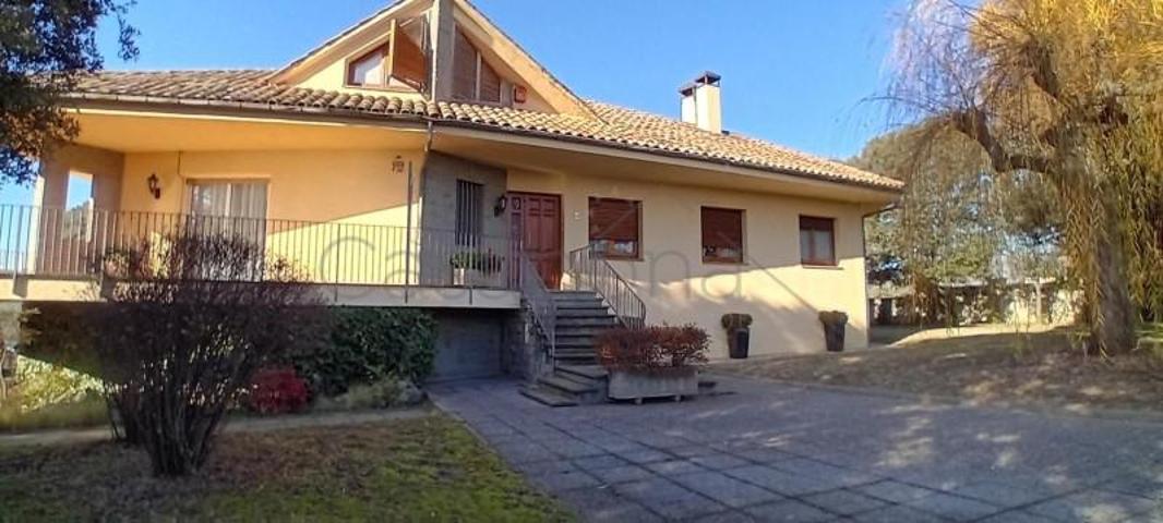 Chalet en venta en Sant Vicenç de Torelló photo 0