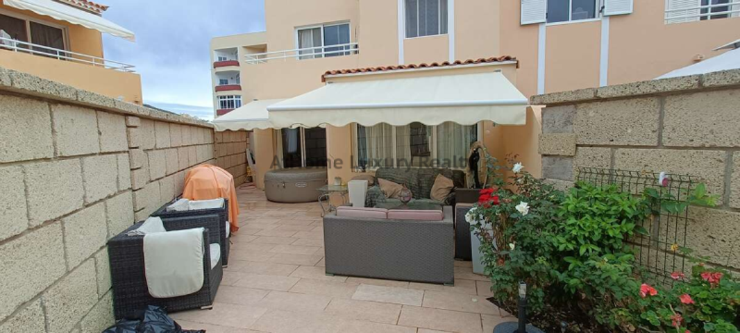 Casas de pueblo en venta en Adeje, El Madroñal photo 0