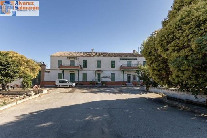 Chalet en venta en Granada, Granada photo 0