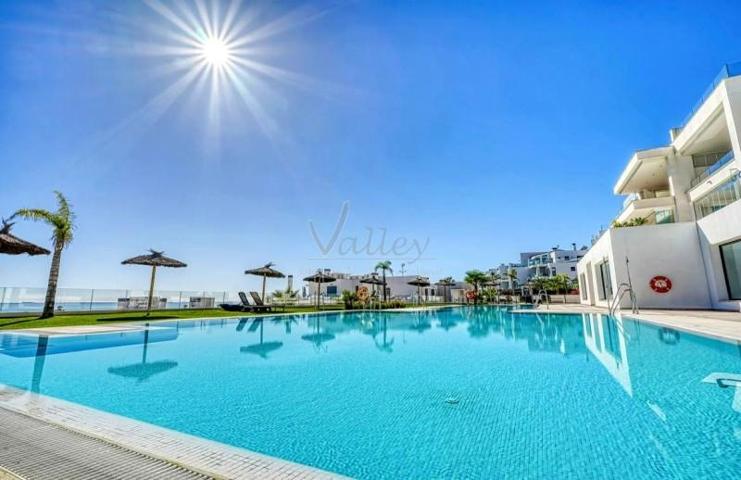 Duplex en venta en Alcaidesa, Urbanización The Links II, 11360 photo 0