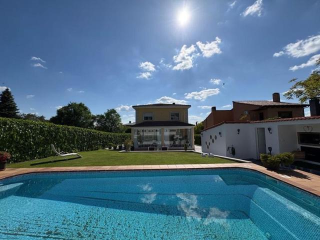 Chalet en venta en Villalbilla, Peña Albas photo 0