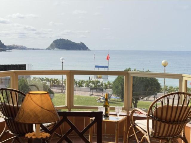 Piso en venta en Zarautz photo 0