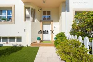 Adosada en venta en Vigo, Coia photo 0