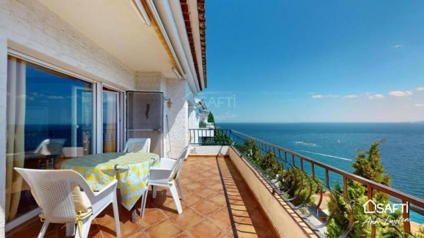 Casa en venta en Roses photo 0