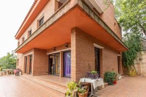 Casa en venta en Corbera de Llobregat, Cases pairals photo 0