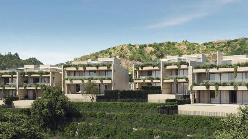 Apartamento en venta en Marbella, Este - Elviria photo 0